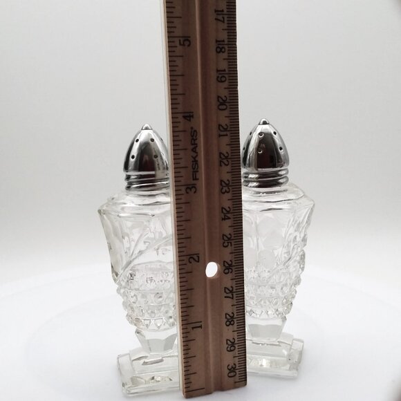 Salt & Pepper Shakers Crystal VTG Set Pedestal Base Cut Etched Frosted Flower - Picture 3 of 3